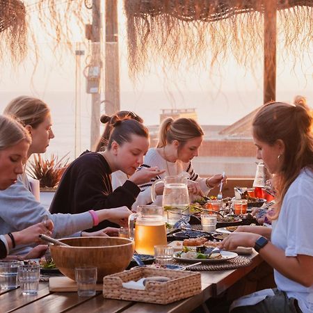 The Salty Pelican Yoga & Surf Retreat Ericeira Exterior photo