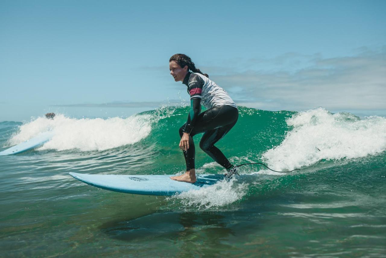 The Salty Pelican Yoga & Surf Retreat Hostel Ericeira Exterior photo