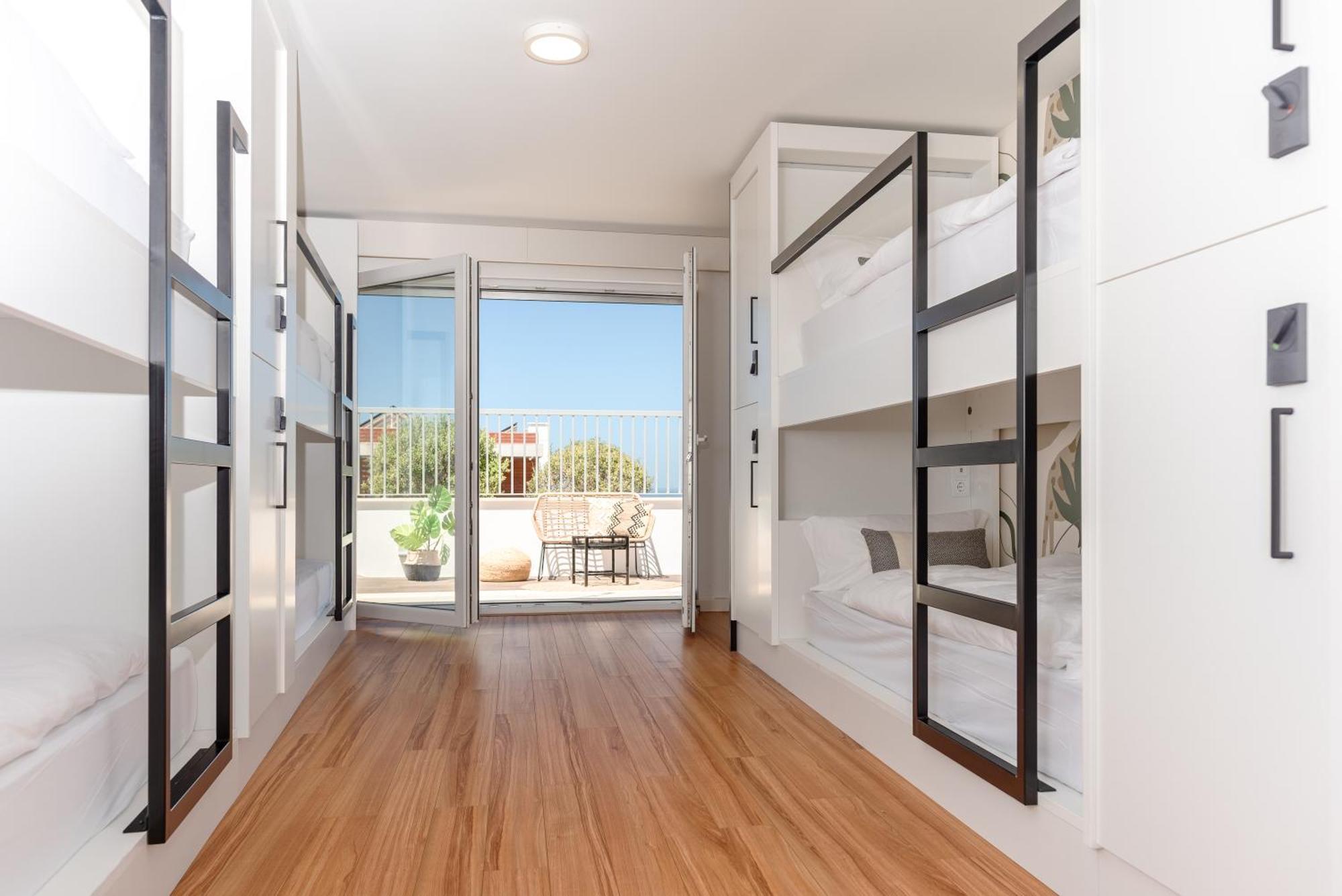 The Salty Pelican Yoga & Surf Retreat Ericeira Room photo